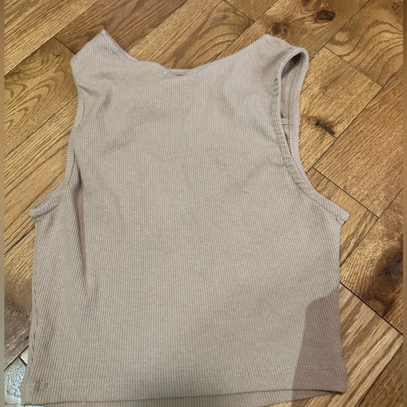 never worn size small open slit top - Picture 2 of 3